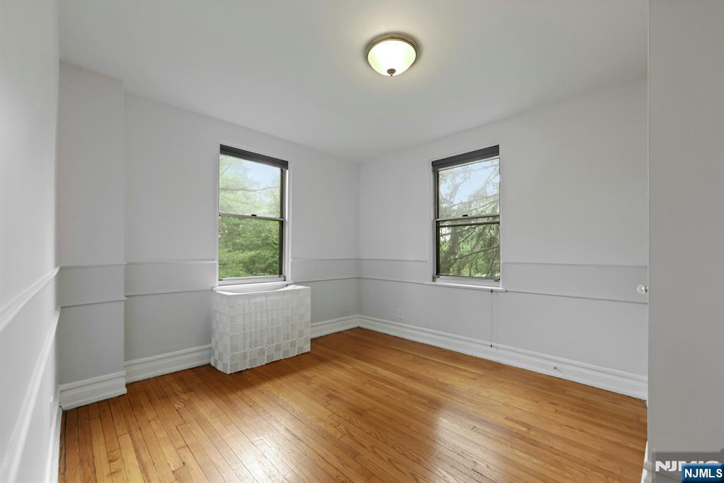100 E Palisade Avenue A24 Property Photo 8