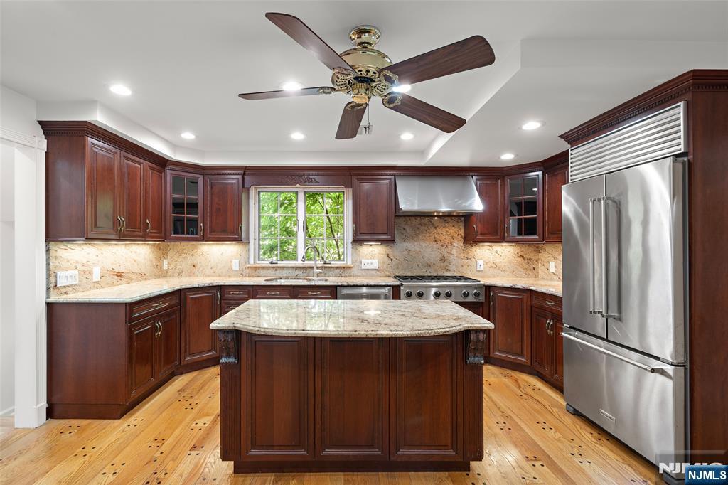 225 Walnut Street Property Photo 10