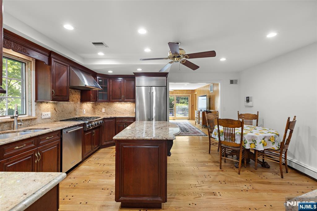 225 Walnut Street Property Photo 11