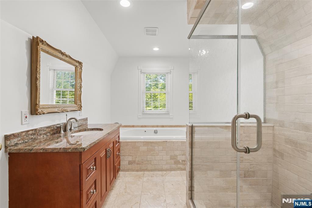 225 Walnut Street Property Photo 16