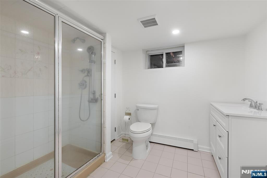 225 Walnut Street Property Photo 28