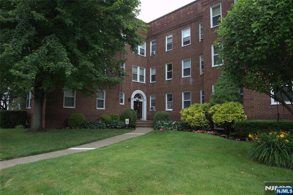 975-995 Teaneck 1m Property Photo 1