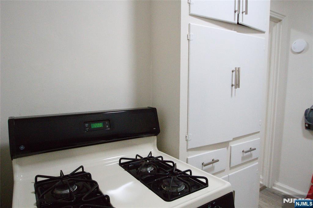 975-995 Teaneck 1m Property Photo 12