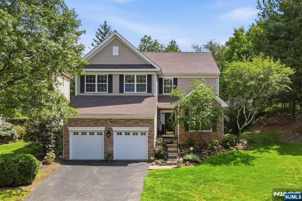 2 Stone Ridge Court Property Photo 1