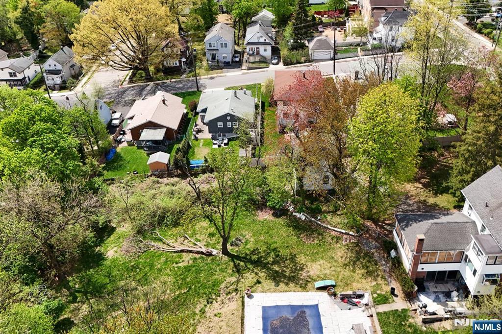 525 Teaneck Road Property Photo 3