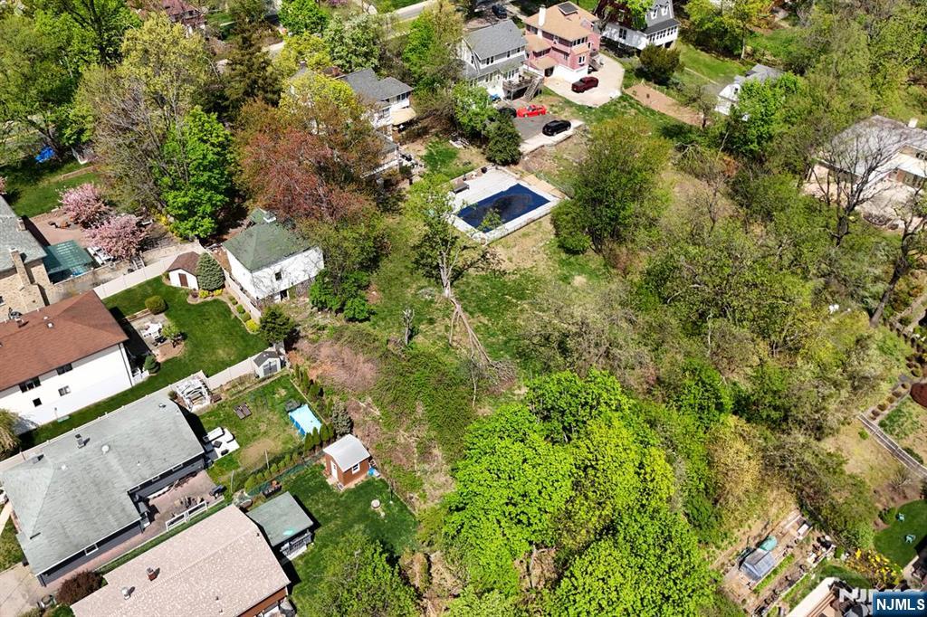 525 Teaneck Road Property Photo 5