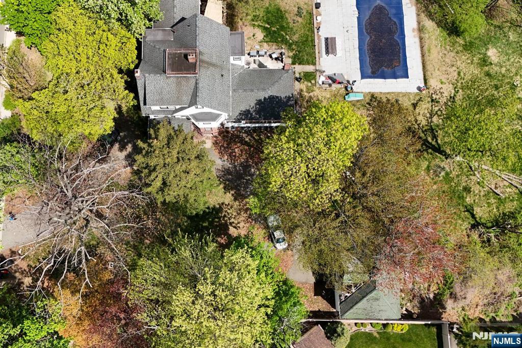 525 Teaneck Road Property Photo 7