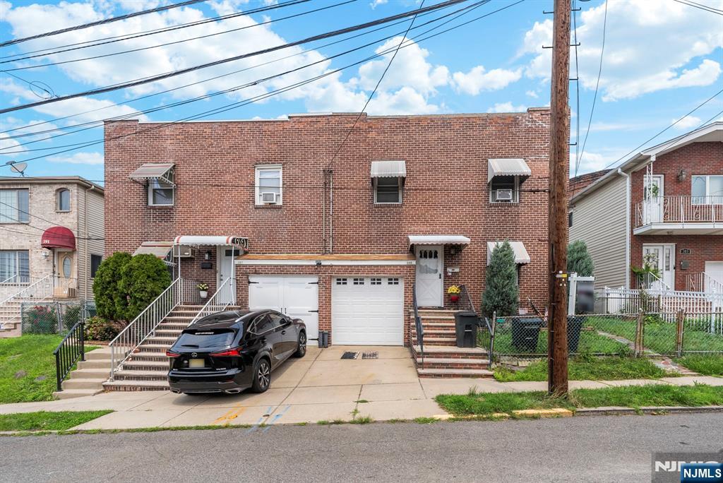 385 McKinley Street Property Photo 1