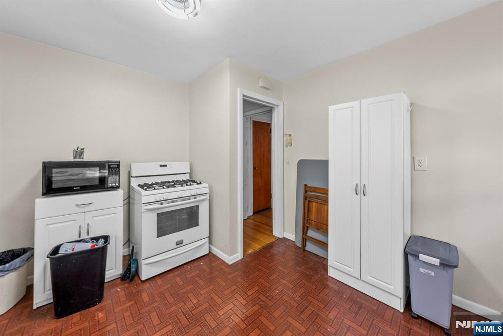 385 Mckinley Street Property Photo 9