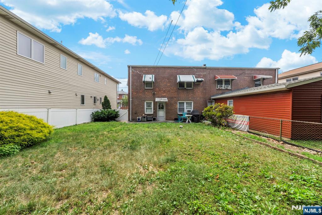 385 Mckinley Street Property Photo 15