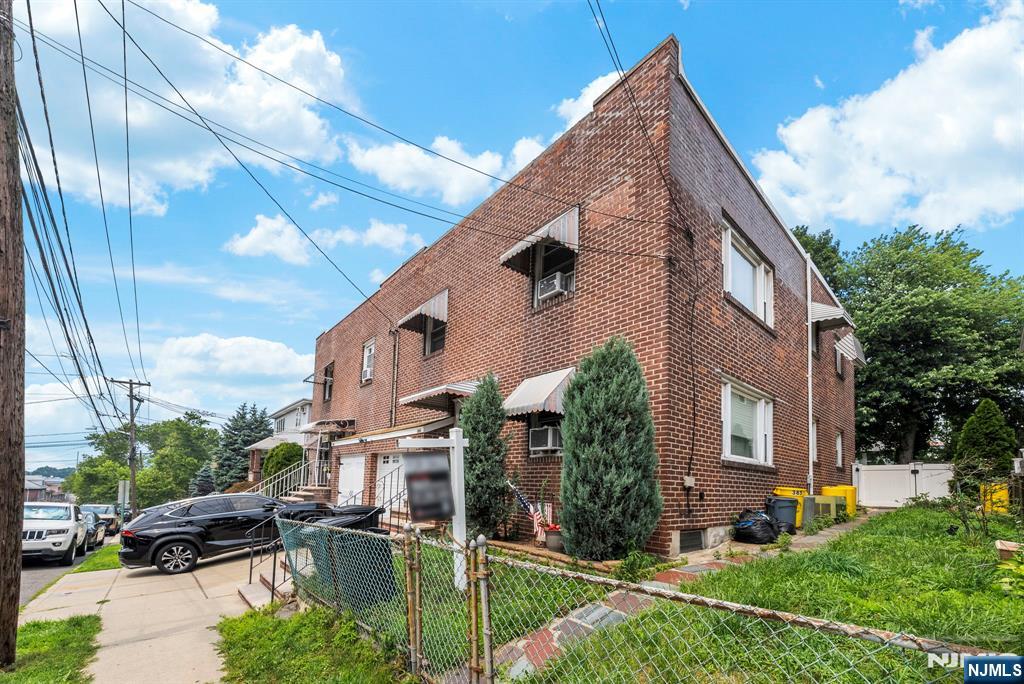 385 Mckinley Street Property Photo 18