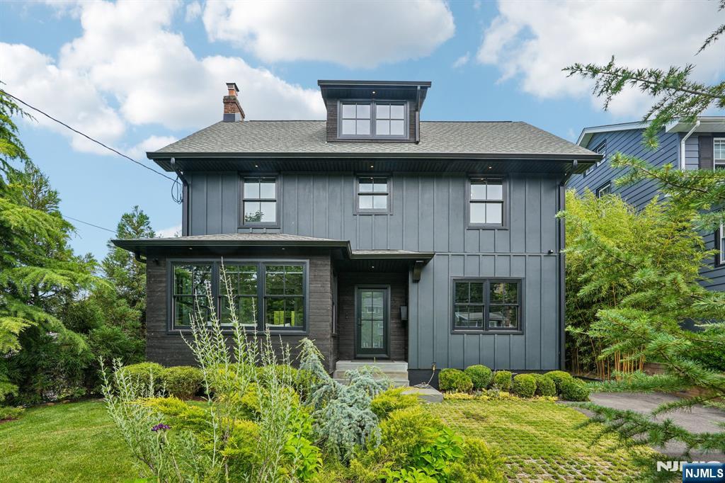 63 Ravine Avenue