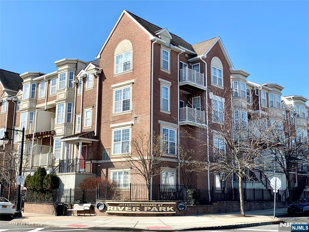 200 Dey Street 247 Property Photo 1