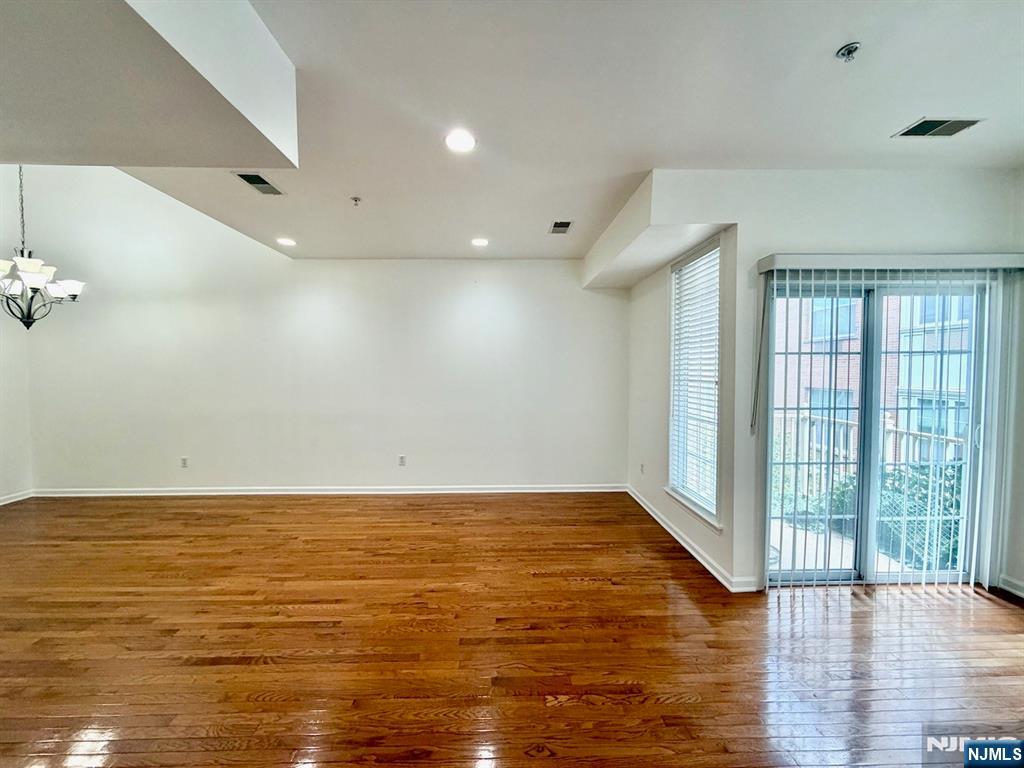 200 Dey Street 247 Property Photo 5