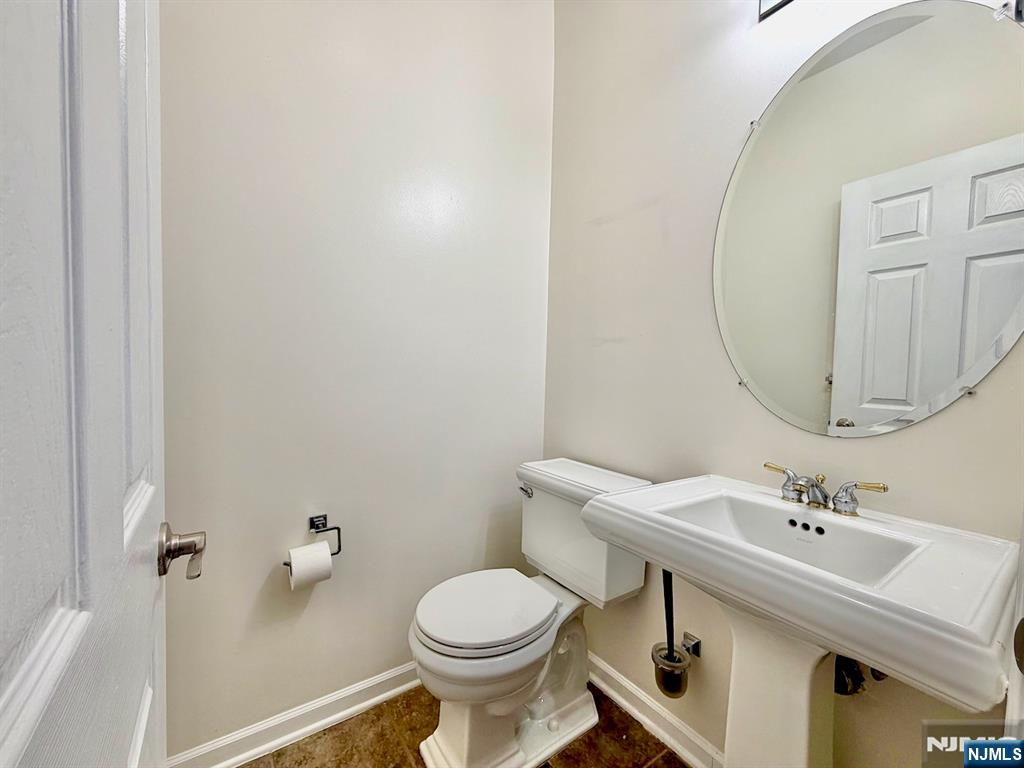 200 Dey Street 247 Property Photo 7