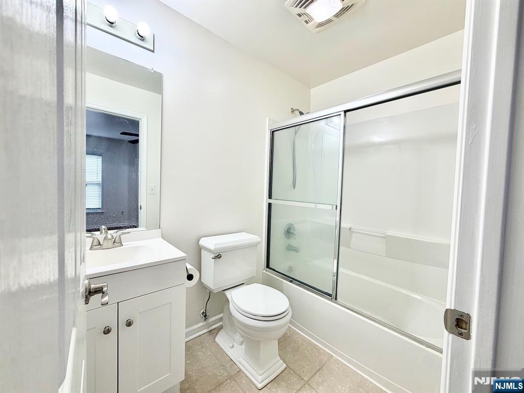 200 Dey Street 247 Property Photo 12