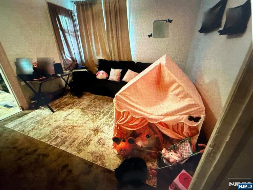 235 Cliff Street Property Photo 6