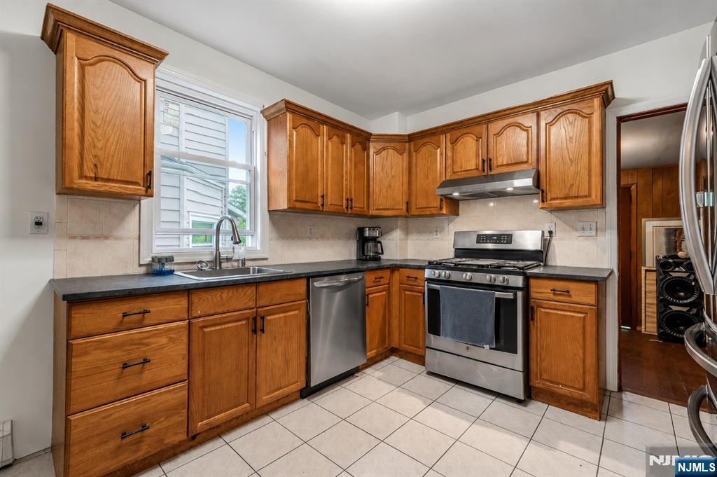 37 Fenner Avenue Property Photo 6