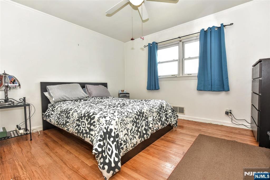 166 Kent Street Property Photo 7