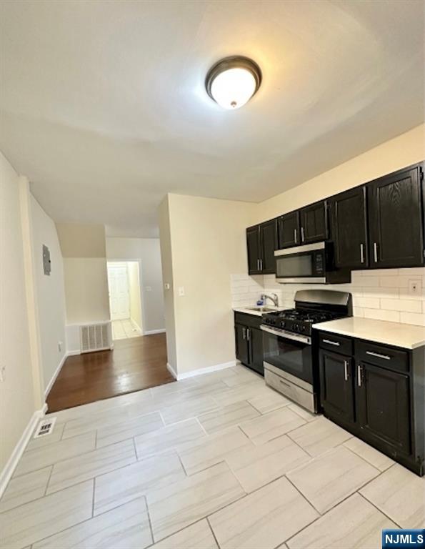 447 17th Street Property Photo 5