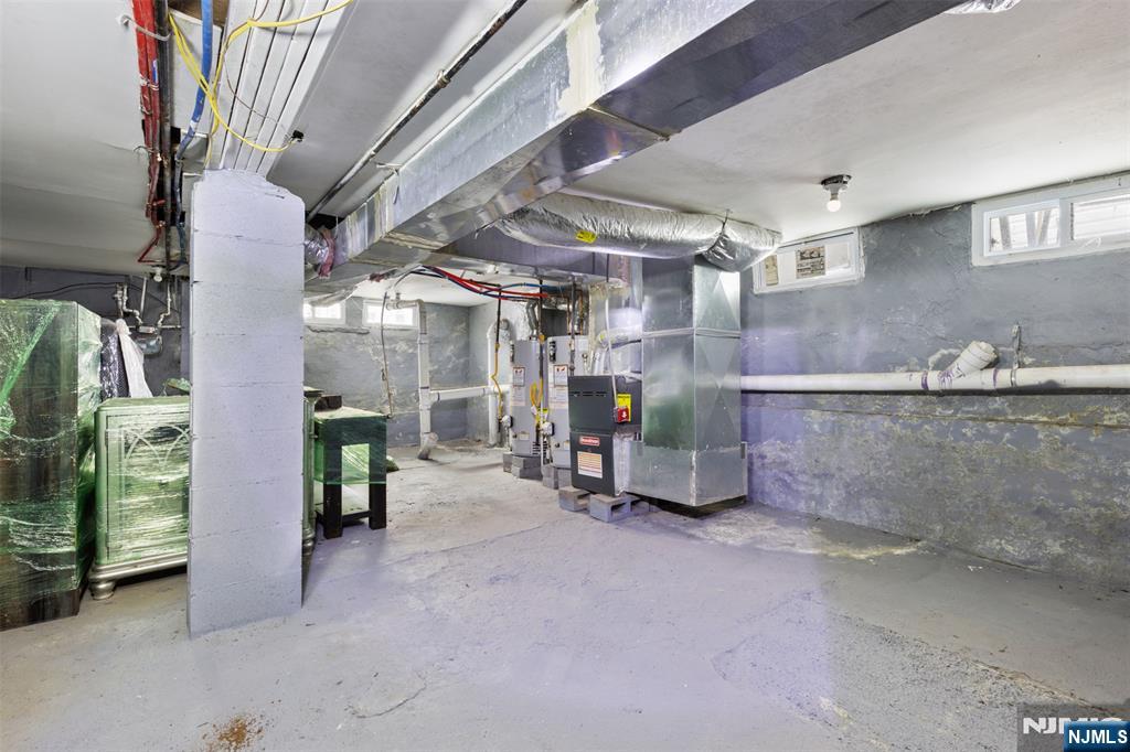 447 17th Street Property Photo 16
