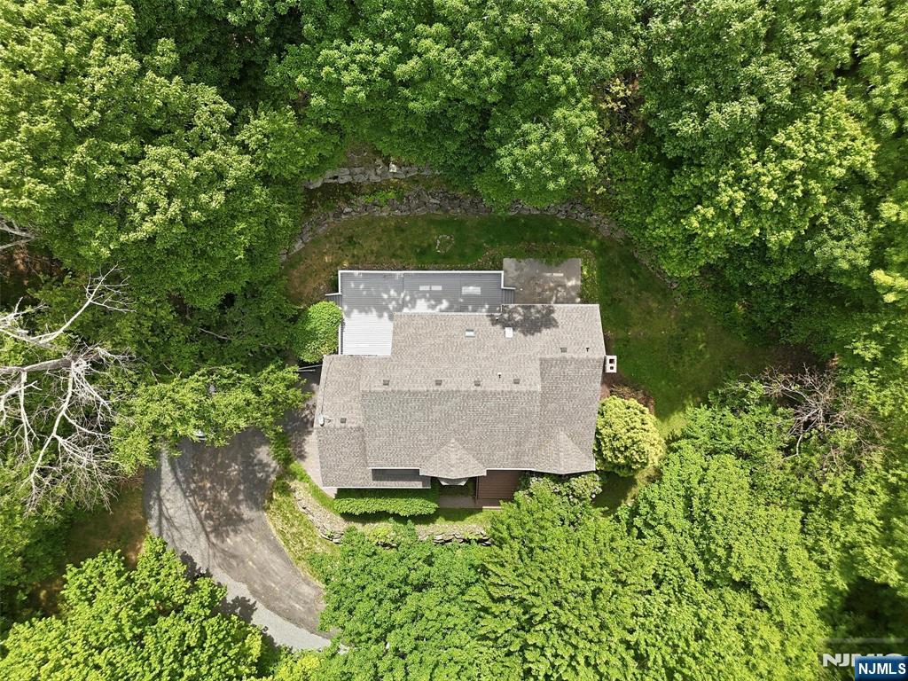 20 Indian Run Road Property Photo 3