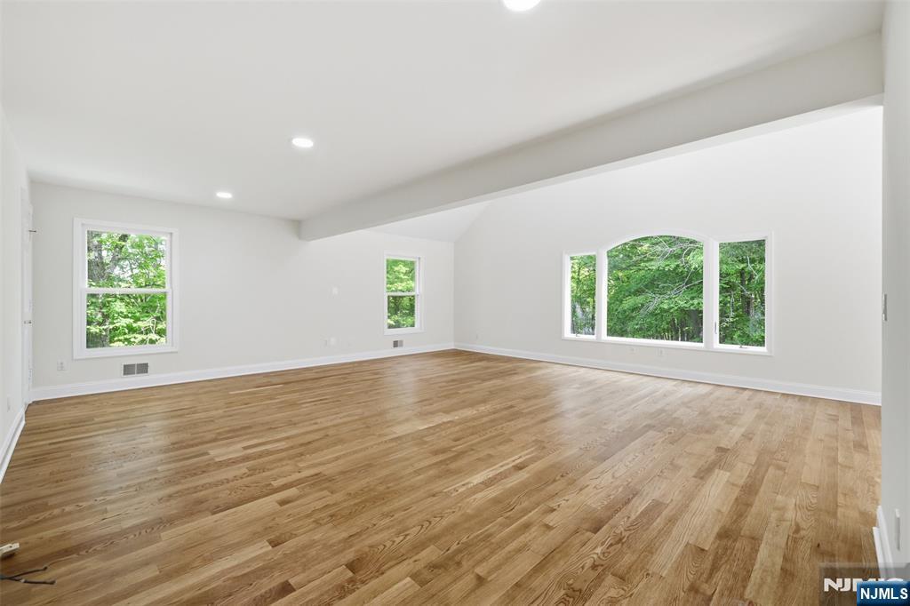 20 Indian Run Road Property Photo 24