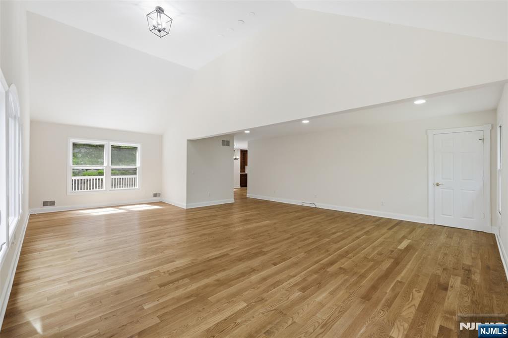 20 Indian Run Road Property Photo 26