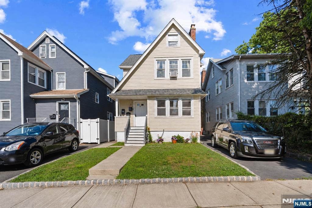 17 Cottage Place Property Photo 1