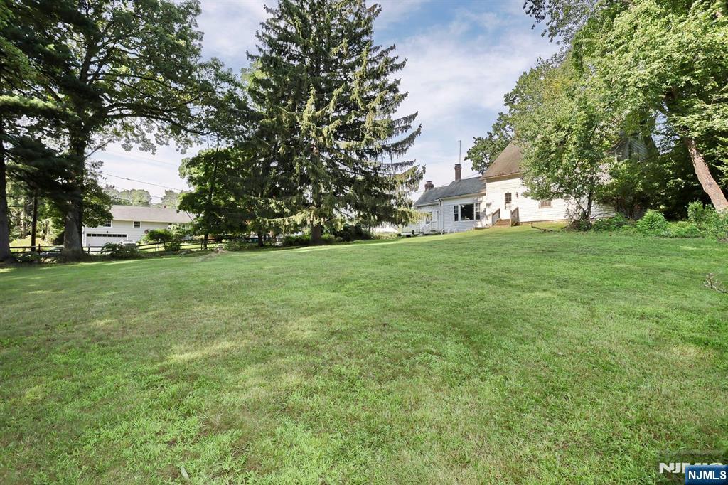 24 Middletown Road Property Photo 1