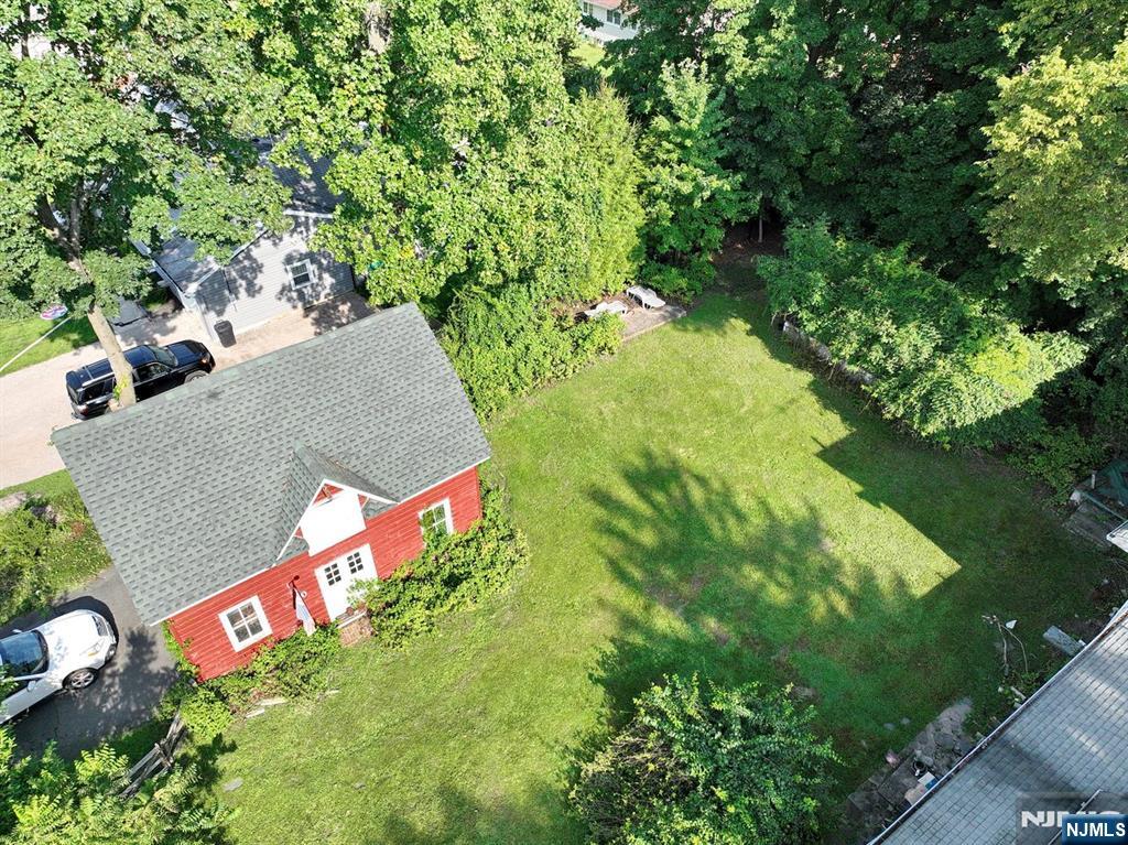 24 Middletown Road Property Photo 7