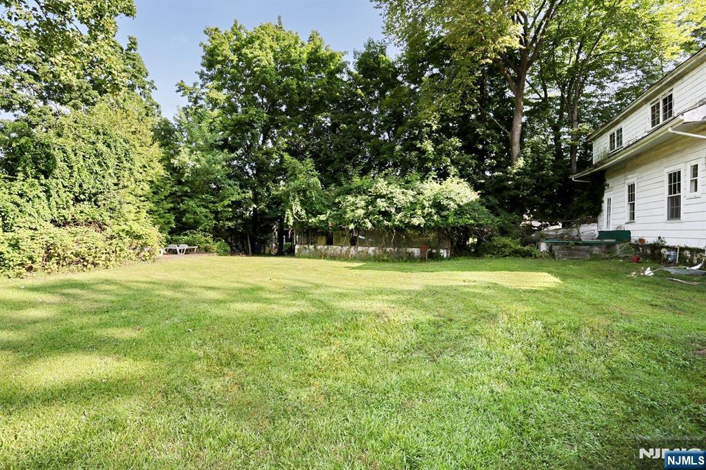 24 Middletown Road Property Photo 8