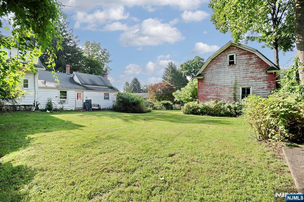 24 Middletown Road Property Photo 14