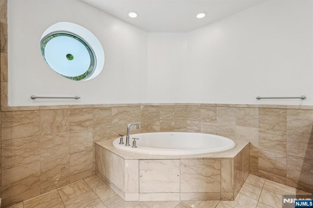 8100 River Road 210 Property Photo 16
