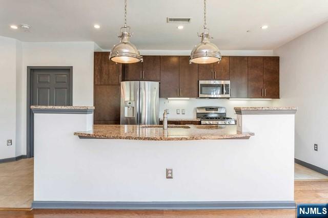 2224 Riverview Avenue Property Photo 7