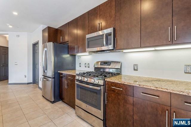 2224 Riverview Avenue Property Photo 8