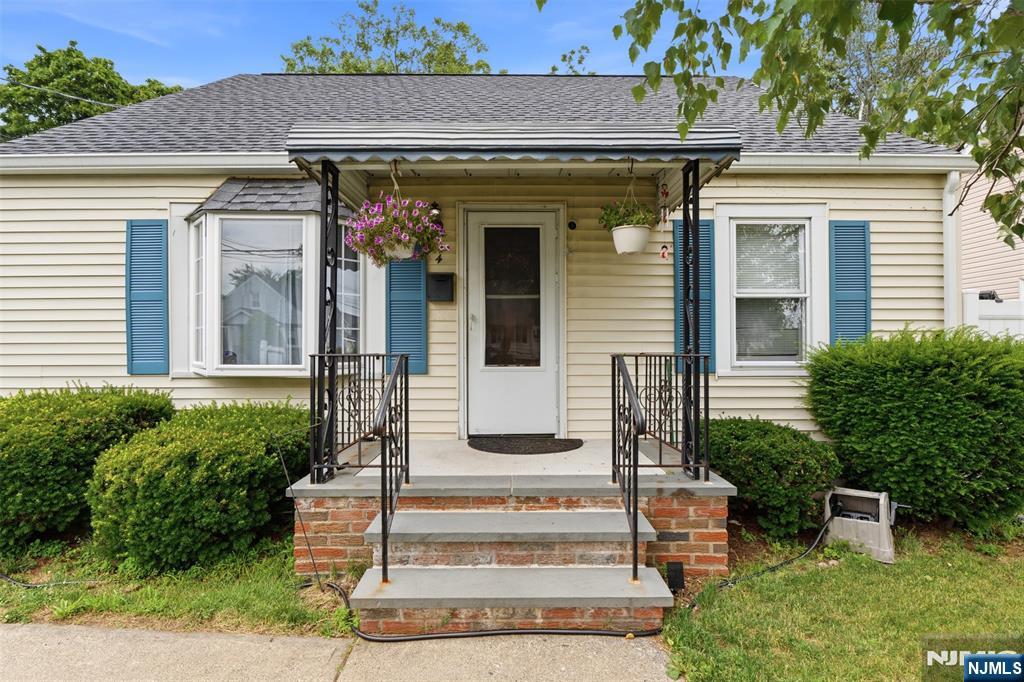 4 Salem Road Property Photo 1