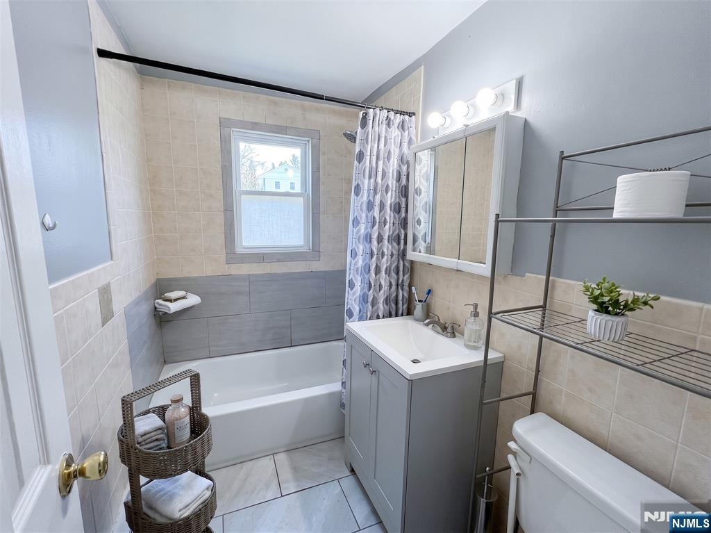 236 Alexander Street Property Photo 4