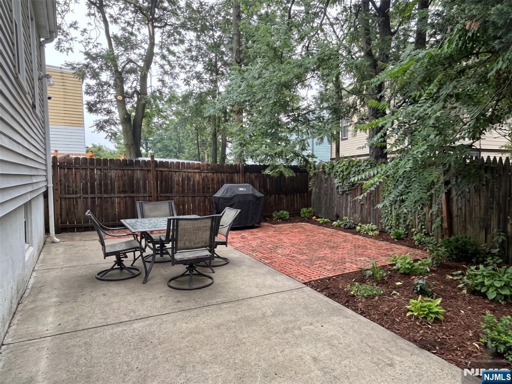 236 Alexander Street Property Photo 8