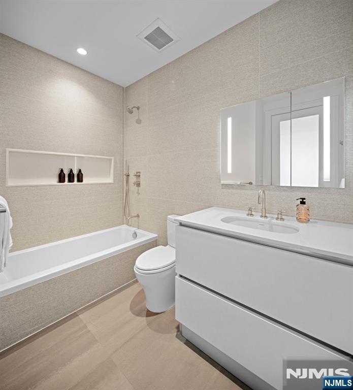 2 Stone Bridge Court Property Photo 13
