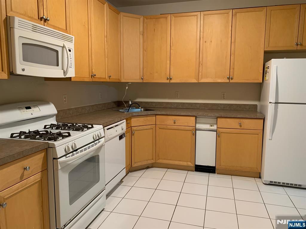 200 Dey Street 277 Property Photo 4