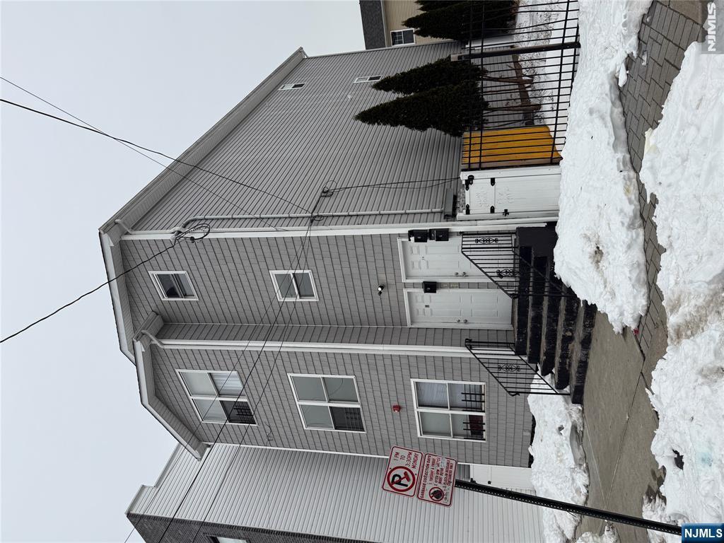 34 Auburn Street 3 Property Photo 1
