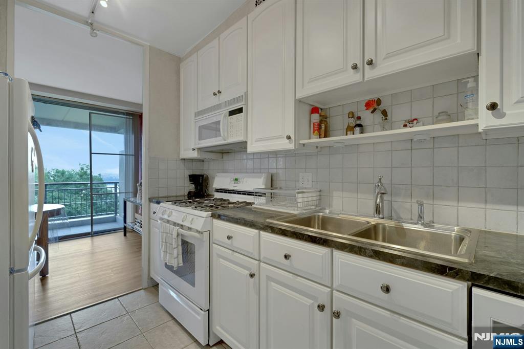 1 Horizon Road 408 Property Photo 7