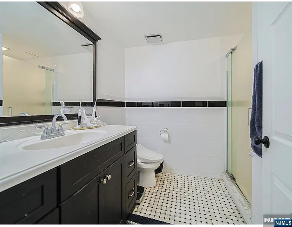 800 Palisade Avenue 1506 Property Photo 6