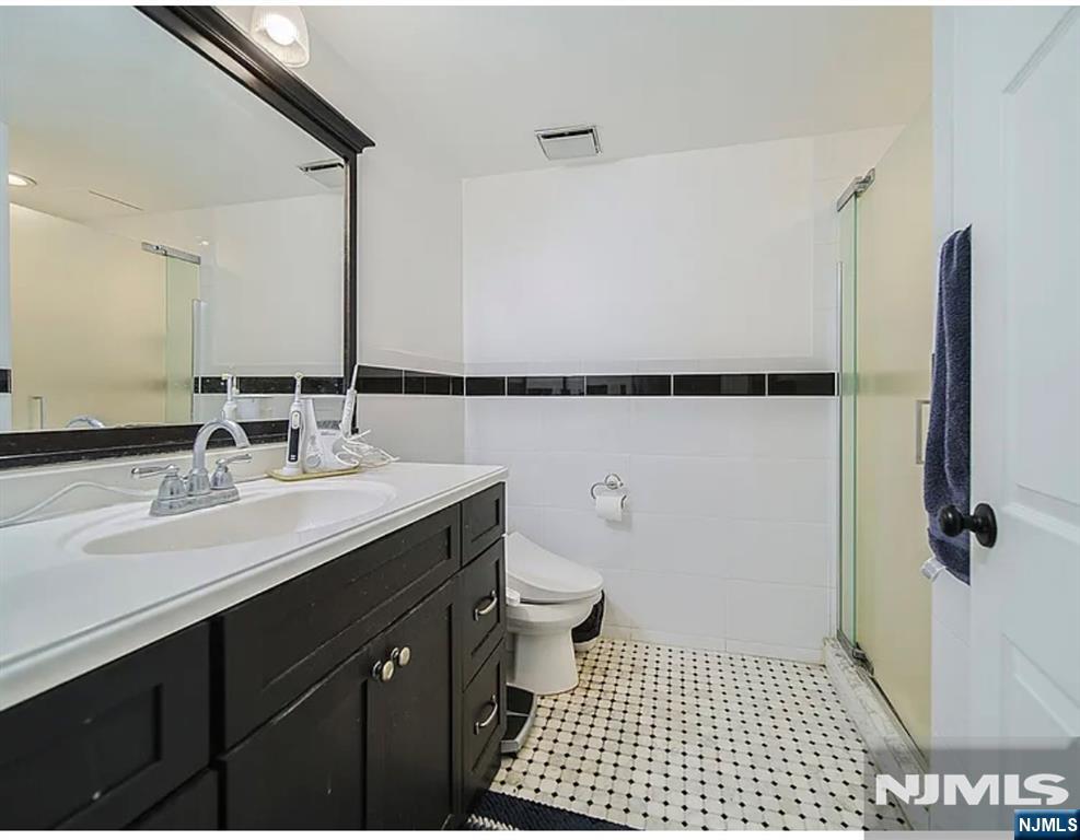 800 Palisade Avenue 1506 Property Photo 9