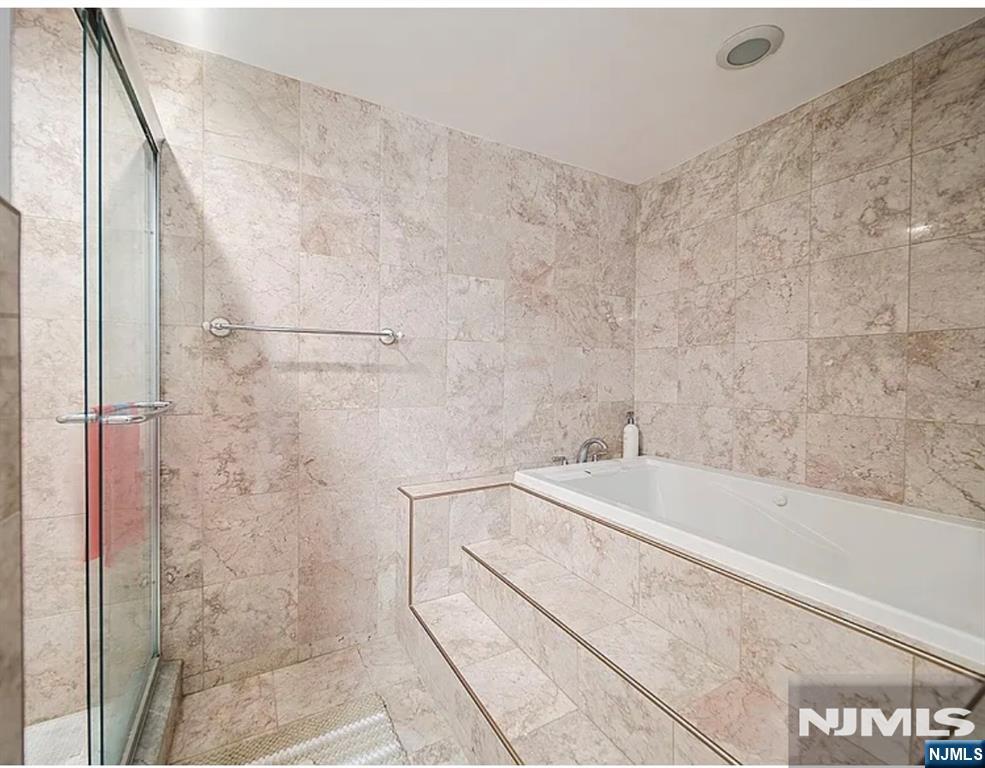 800 Palisade Avenue 1506 Property Photo 13