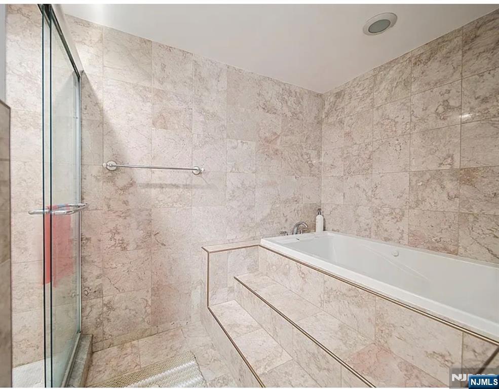 800 Palisade Avenue 1506 Property Photo 14
