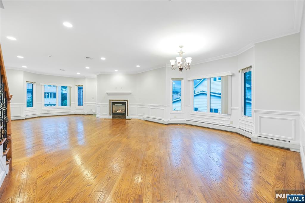 258 4th Street A Property Photo 14