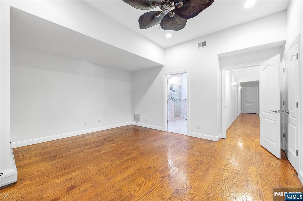 258 4th Street A Property Photo 21