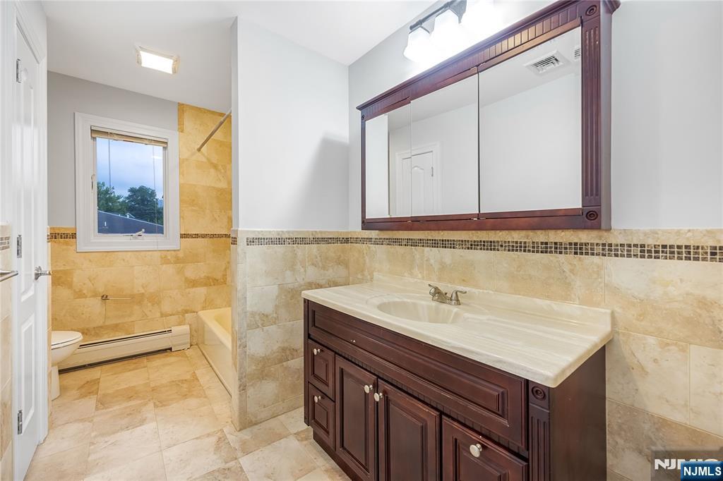 258 4th Street A Property Photo 29